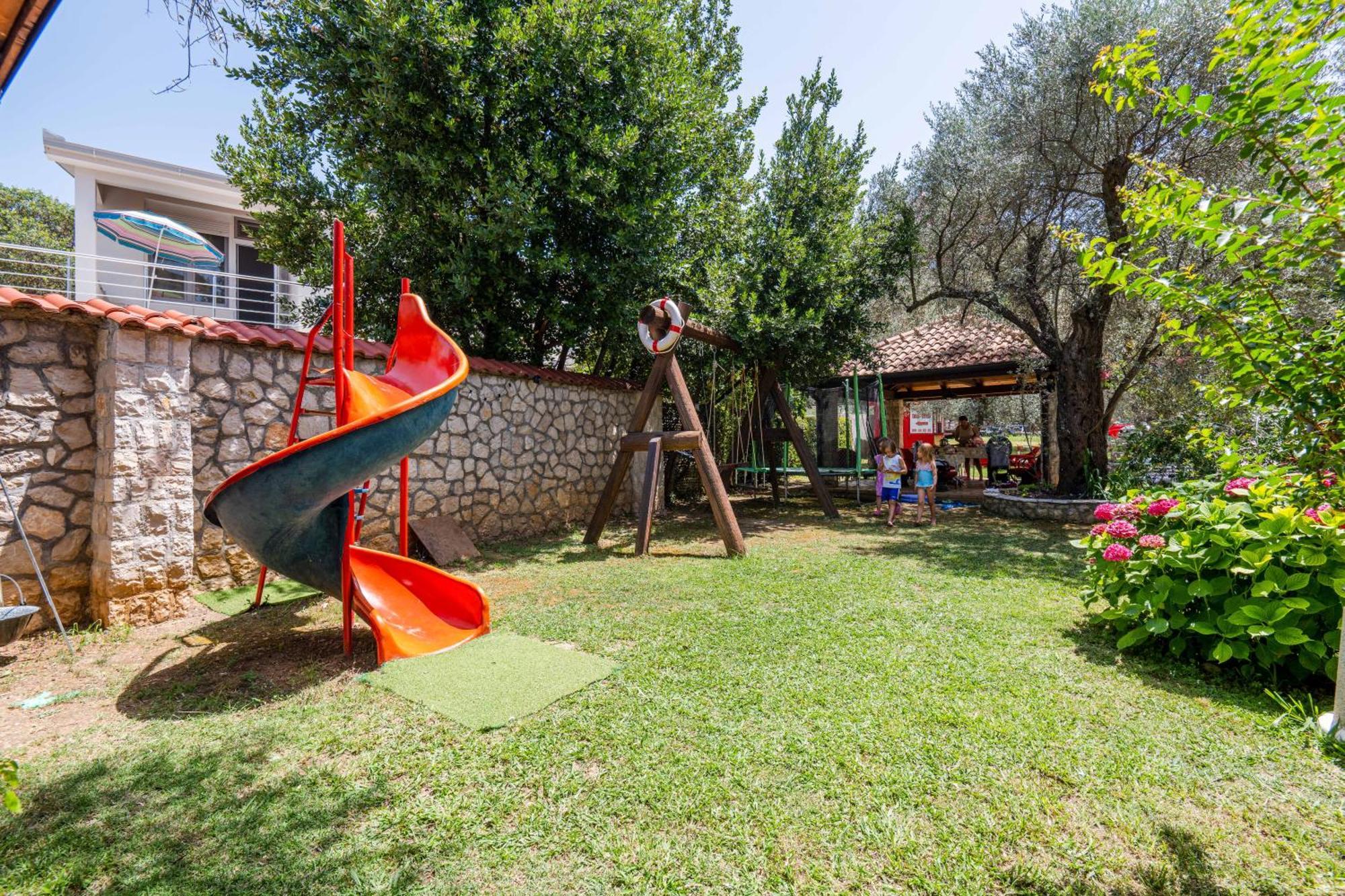 President Bungalows And Apartments Utjeha Exterior foto